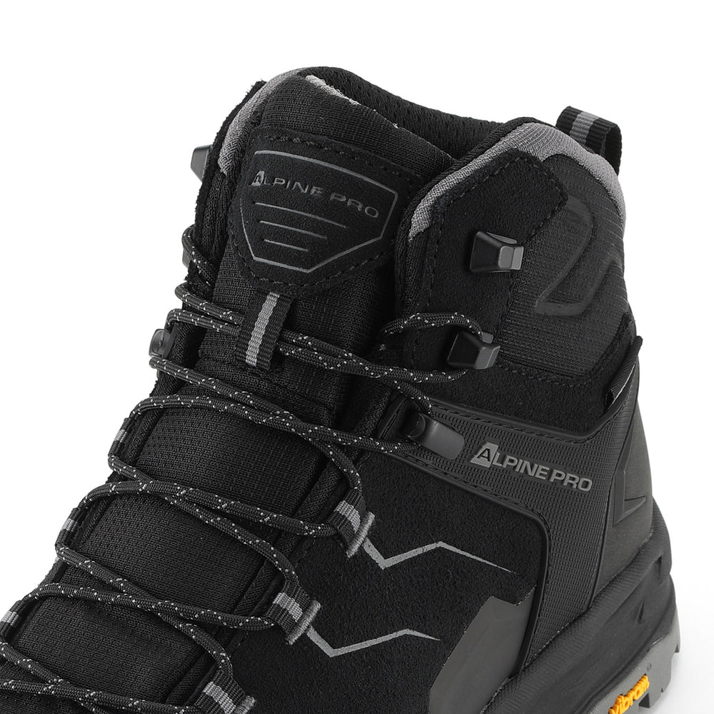 svart