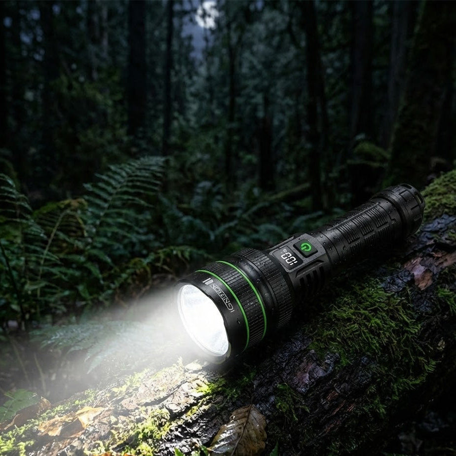 Extremt kraftig ficklampa med 10 000 lumen + powerbank
